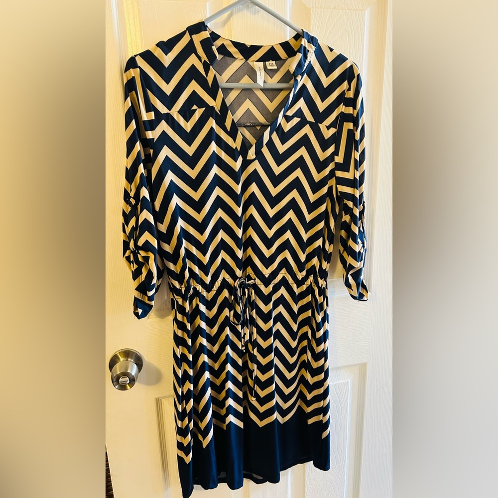 Quarter sleeve dress